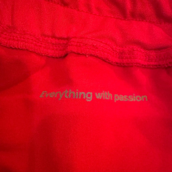 Figs ‘Yola’ Drawstring Elastic Waist Scrub Pants in Red Size XS - Picture 13 of 16